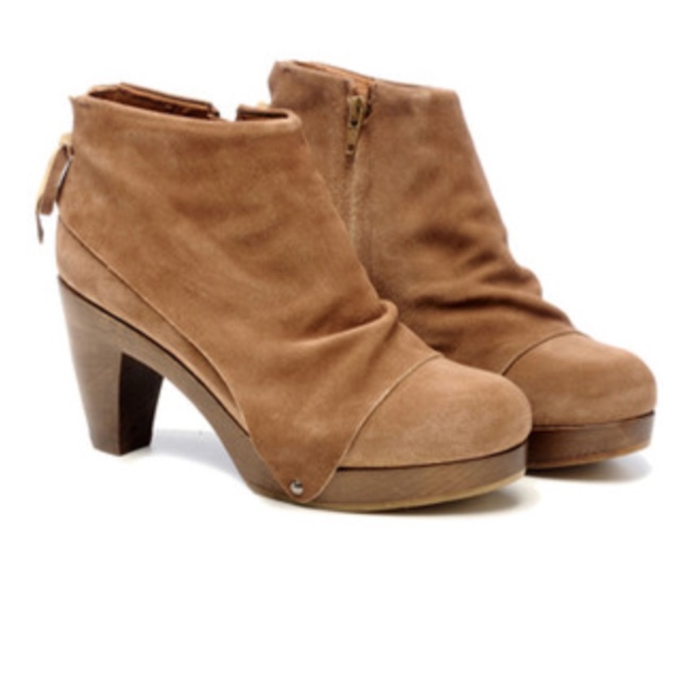 Coclico Ndakinna suede clog booties
